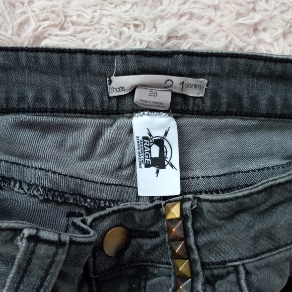 Grey HORROR QUEEN custom OOAK euc Rage shorts! Unique summer wear! SOLD - Picture 3 of 6